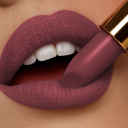 WABI BEAUTY MATTE INVASION LIPSTICK | EVIE